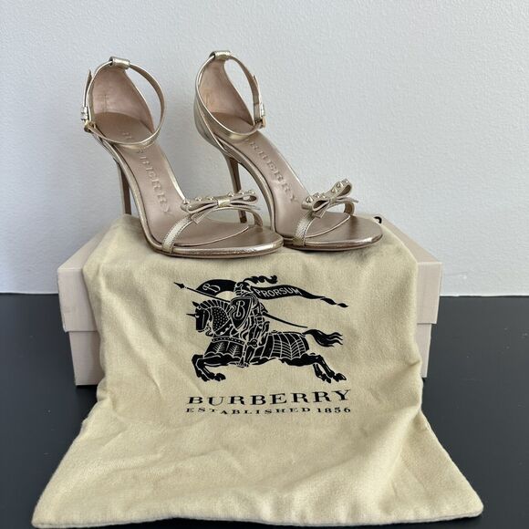 new in box burberry willenmore bow tie gold stud open toe party heel 37.5 - Picture 1 of 11